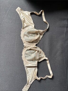 Wacoal Beige Lace Underwire Bra